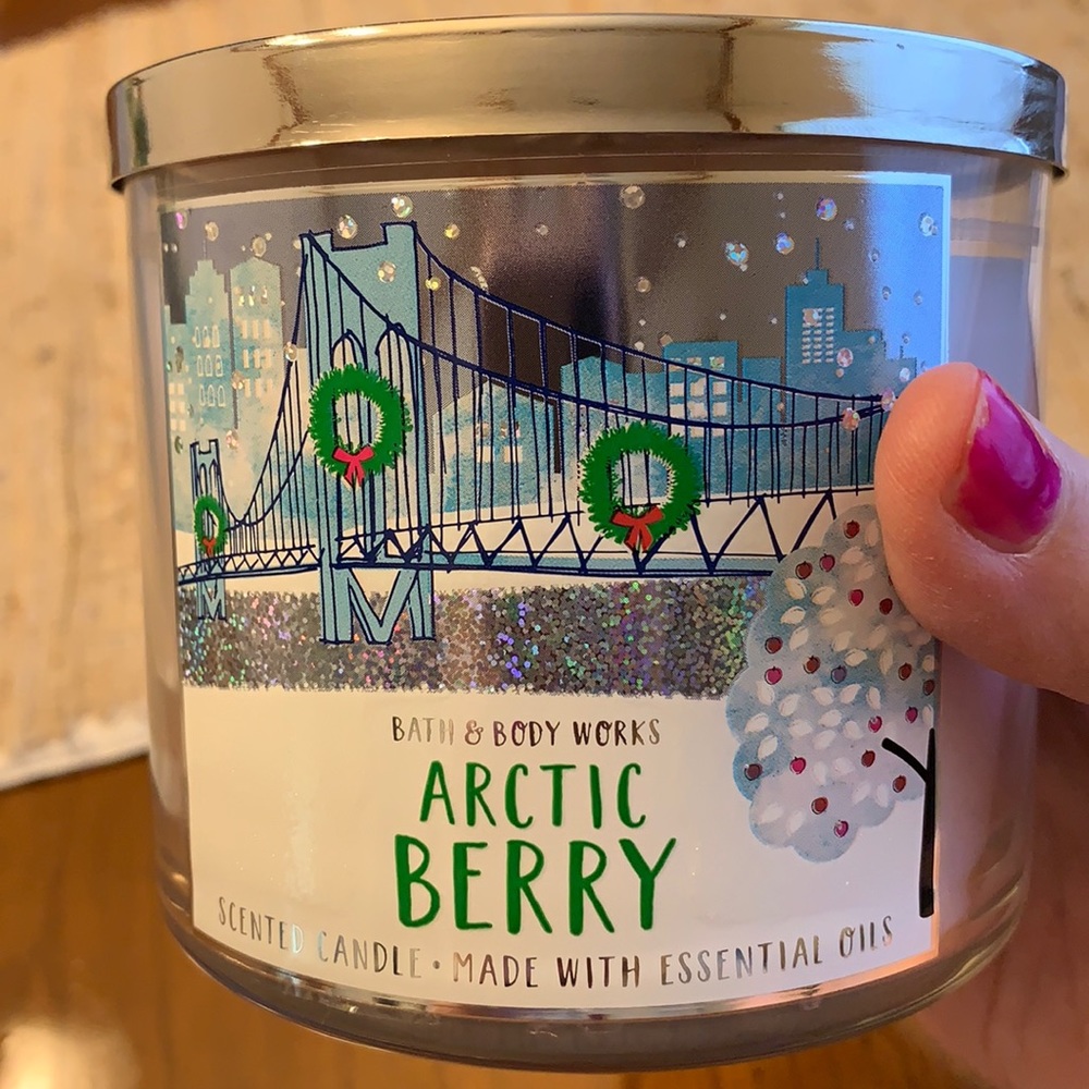 Arctic Berry Bath and Body works 3 wick candle